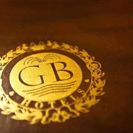 特里雅斯特和维多利亚大酒店 阿巴诺泰尔梅 外观 照片 Gold-embossed monogram