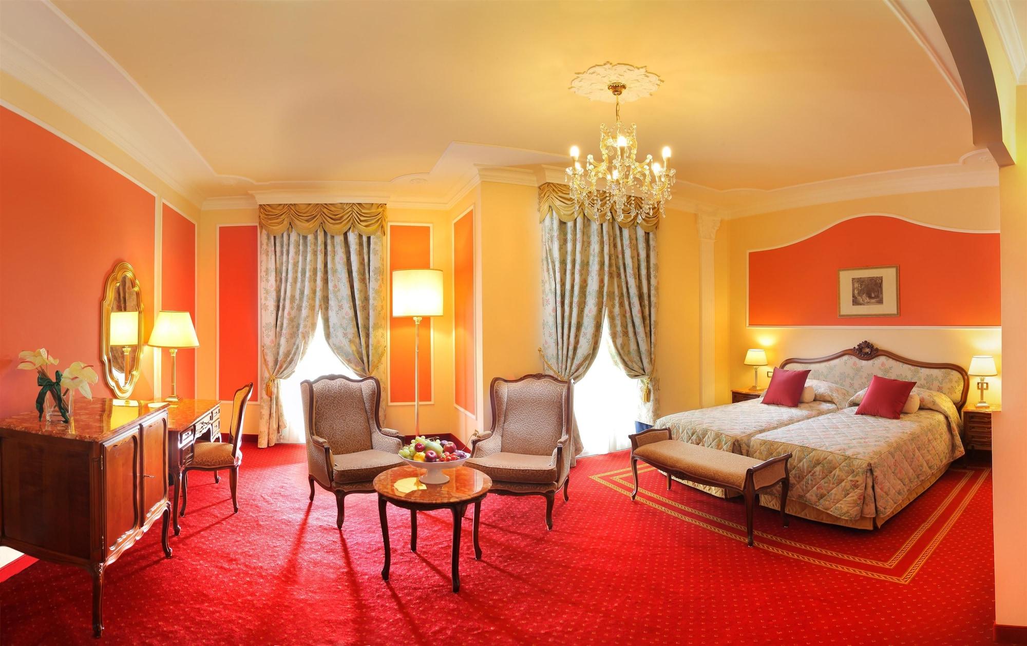 特里雅斯特和维多利亚大酒店 阿巴诺泰尔梅 外观 照片 A suite at the Hotel de l'Europe
