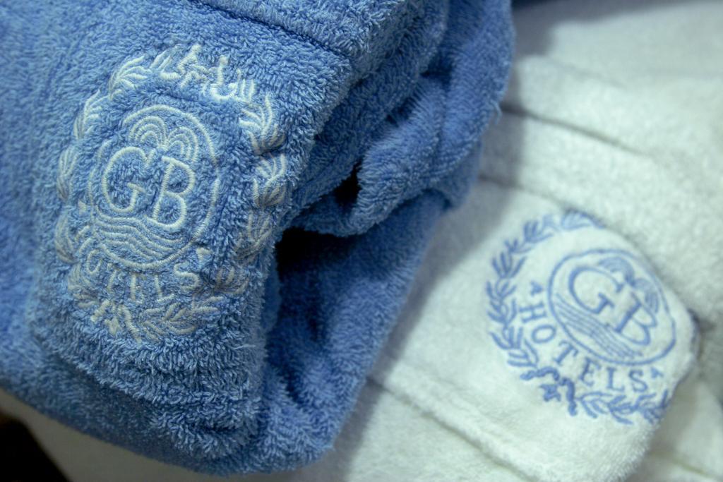 特里雅斯特和维多利亚大酒店 阿巴诺泰尔梅 外观 照片 Towels