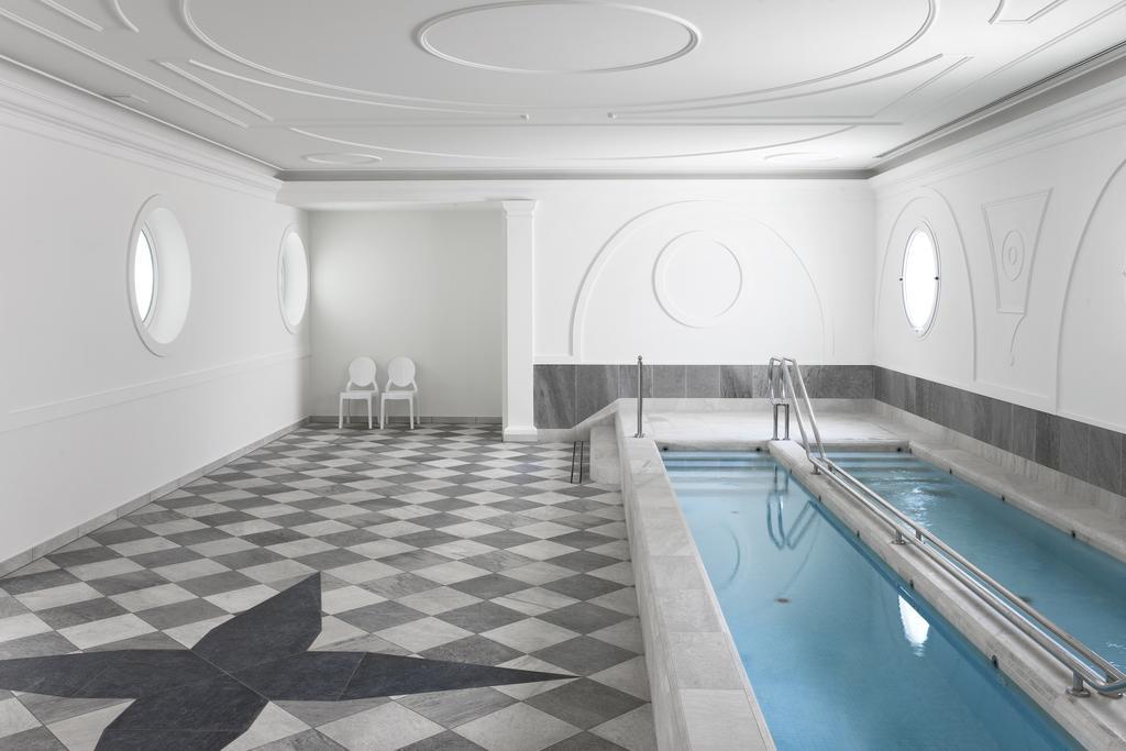 特里雅斯特和维多利亚大酒店 阿巴诺泰尔梅 外观 照片 The pool